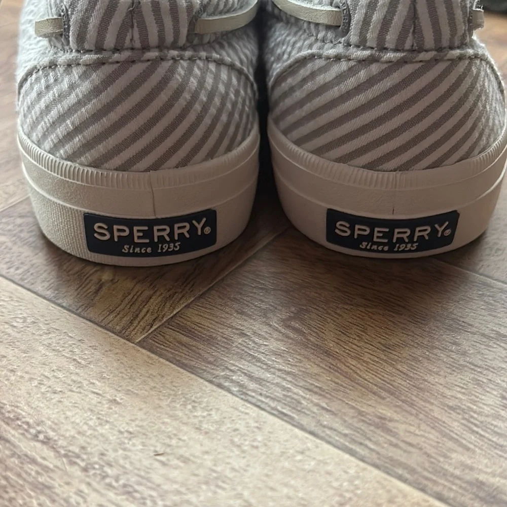 Sperry Women's Tan and White Striped Sneakers
